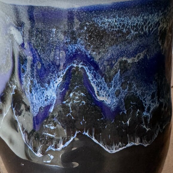 Neher Pottery In Motion Stoneware Handwarmer Mugs Right handed Style Set Of 2 - Picture 14 of 15